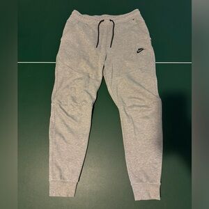 Men’s Medium Light Gray Nike Tech Jogger Sweatpants